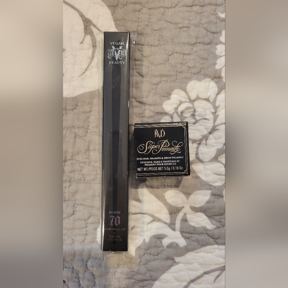 Kat Von D Super Pomade and Pomade Brush #70